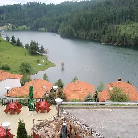 Хотел Tihiqt Kat Доспат