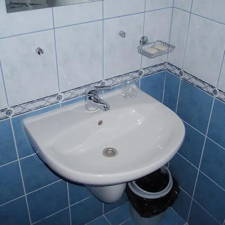 Хотел Tihiqt Kat Доспат