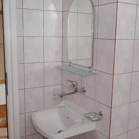 Хотел Tihiqt Kat Доспат